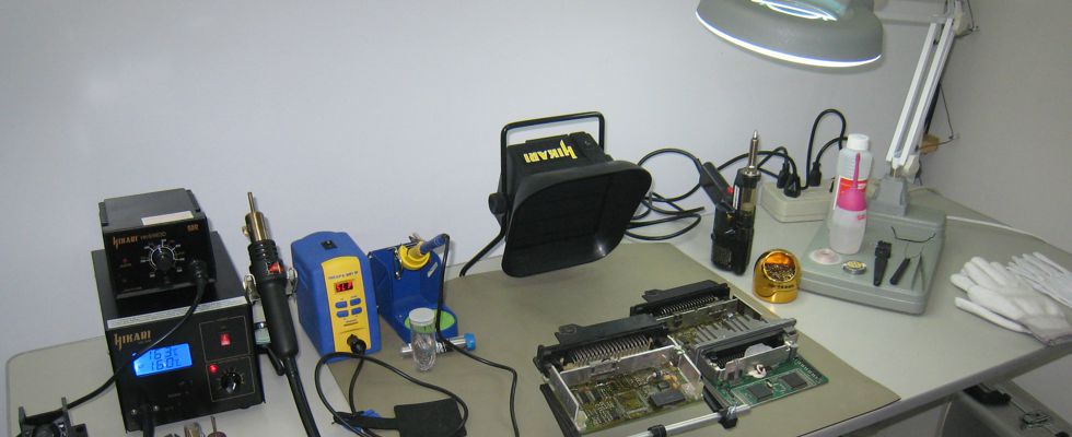 Aprenda técnicas profissionais de soldagem e dessoldagem eletrônica